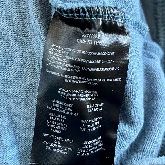 Volcom Womens Lil Hoodie. Size Small. - Picture 3 of 3